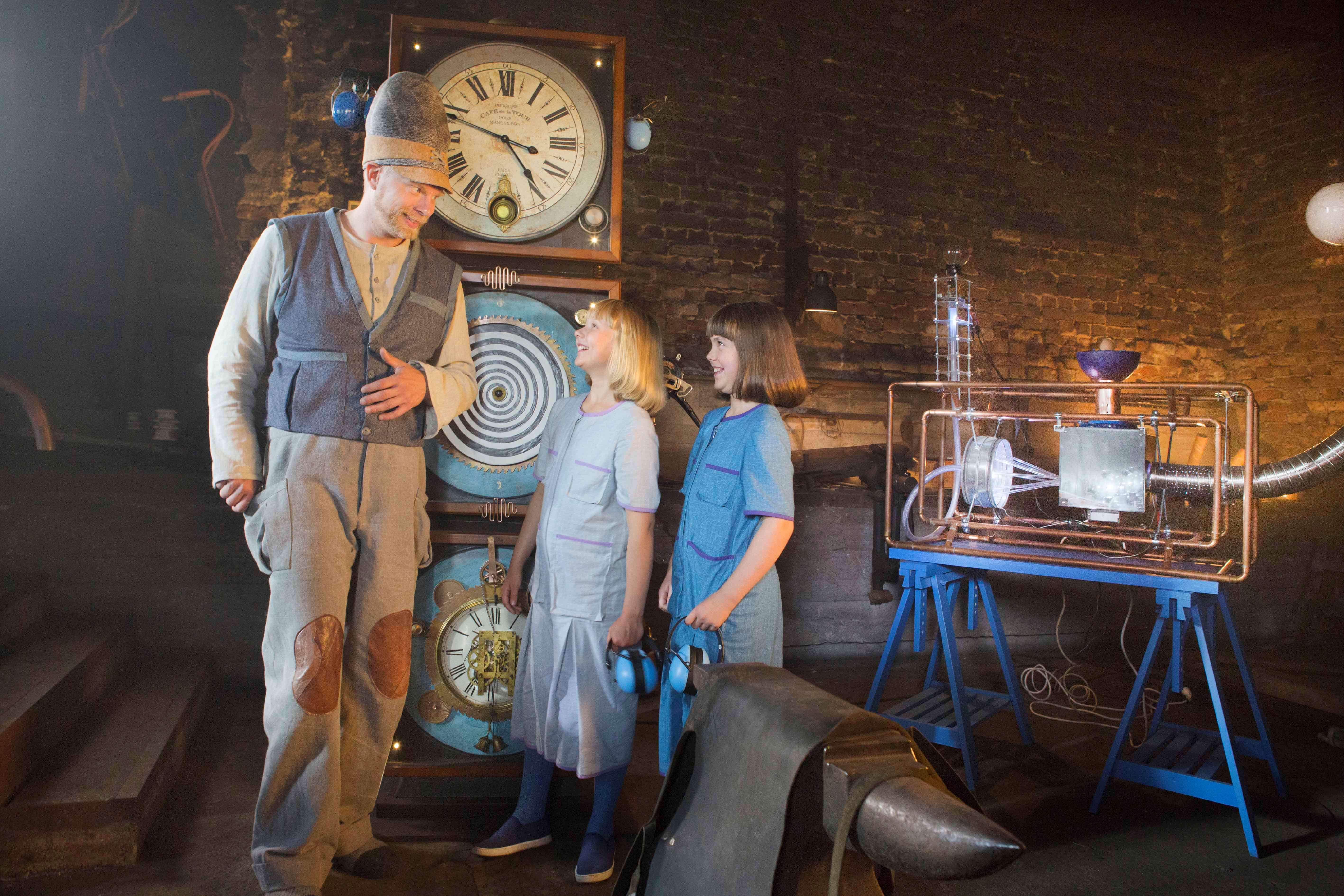 Onneli, Anneli ja nukutuskello -elokuvaa kuvataan helteisessä Turussa – ”Olemme saaneet paljon uusia kokemuksia ja kavereita!”