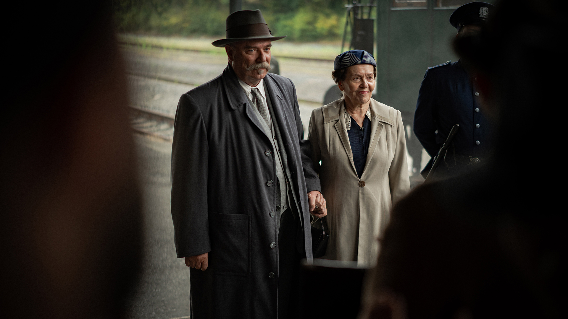 Tältä presidentti näyttävät K.J. Ståhlberg ja Ester Ståhlberg Presidentin kyyditys -elokuvassa