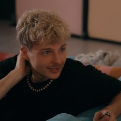 Tuukka Temosen ohjaama Cancel elokuvateattereissa 8.10.2025. Pääosissa Niko Meuronen, Santeri Hänninen ja Henry Weckström. Credit: Solar Films Tuukka Temosen ohjaama Cancel elokuvateattereissa 8.10.2025. Pääosissa Niko Meuronen, Santeri Hänninen ja Henry Weckström.