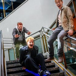 Tuukka Temosen ohjaama Cancel elokuvateattereissa 8.10.2025. Pääosissa Niko Meuronen, Santeri Hänninen ja Henry Weckström. Credit: Cata Portin Tuukka Temosen ohjaama Cancel elokuvateattereissa 8.10.2025. Pääosissa Niko Meuronen, Santeri Hänninen ja Henry Weckström. Credit: Cata Portin