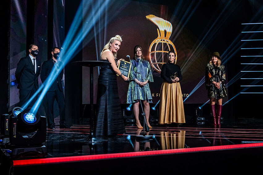 Vuoden 2020 voittajat Elli Toivoniemi, Reetta Aalto, Kirsikka Saari ja Miia Tervo (kuvasta puuttuu Alli Haapasalo, Anna Paavilainen ja Jenni Toivoniemi).