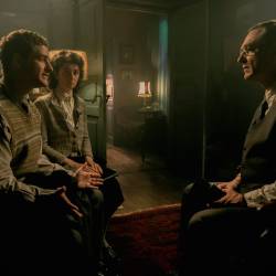 Ei koskaan yksin, Naemi Latzer, Rony Herman ja Ville Virtanen. Credit: Andres Teiss. MRP Matila Röhr Productions. Klaus Härön ohjaama Ei koskaan yksin-elokuva tulossa elokuvateattereihi. Pääosissa Ville Virtanen, Nina Hukkinen, Rony Herman, Naemi Latzer, Kari Hietalahti, Peter Kanerva, Hannu-Pekka Björkman, Carl-Kristian Rundman, Satu Tuuli Karhu, Tomi Salmela, Rain Tolk, Ruben Tolk.